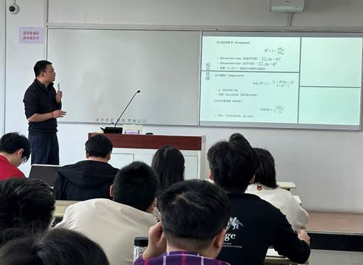 会议室里的人们

AI 生成的内容可能不正确。