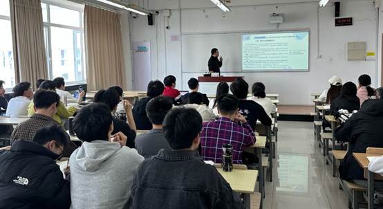 会议室里的人们

AI 生成的内容可能不正确。